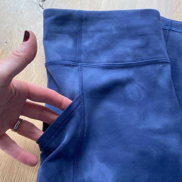 Lululemon Navy tie dye leggings. 8 - Picture 5 of 5